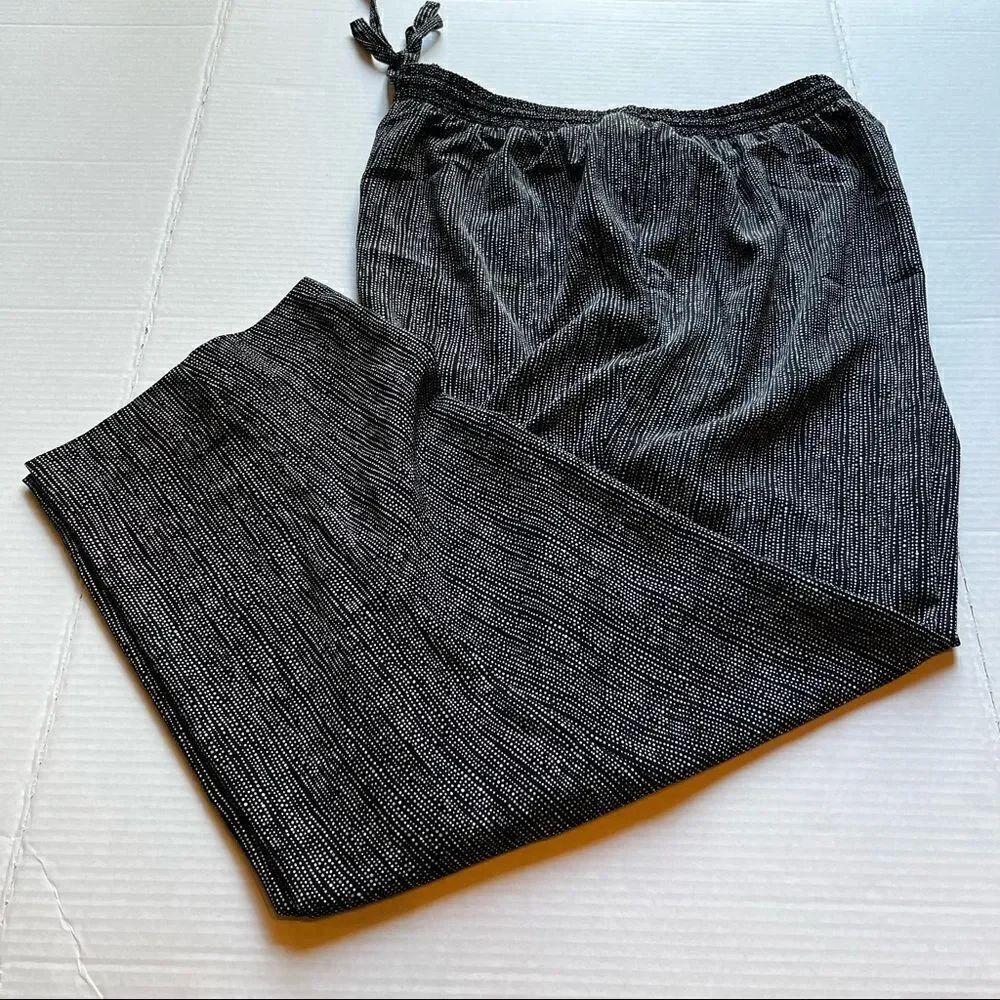 Alfred Dunner pants black with small white dots 24W elastic waist w/ drawstring